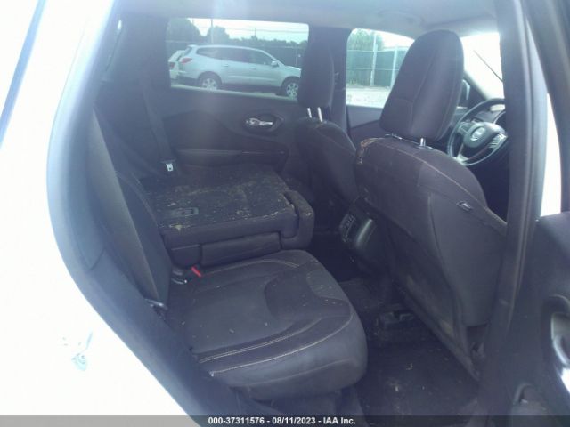 1C4PJLCB6FW791067 Jeep Cherokee Latitude