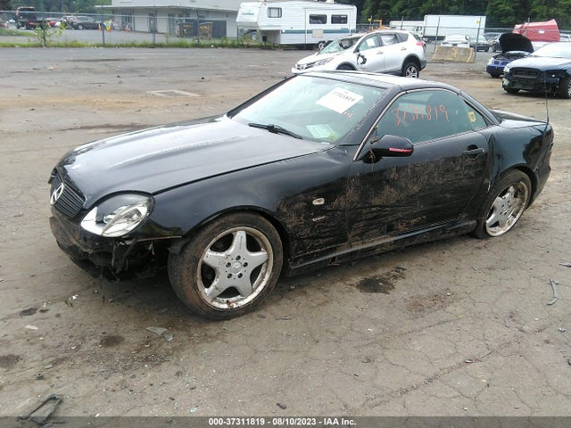 2000 MERCEDES-BENZ SLK-CLASS KOMPRESSOR VIN: WDBKK47F2YF152857