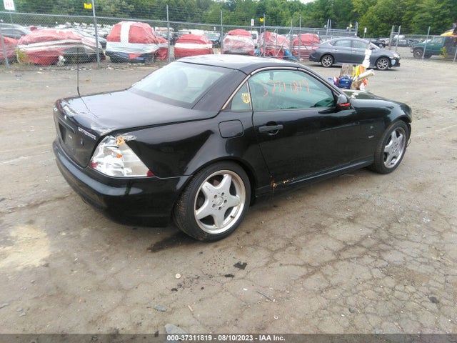 2000 MERCEDES-BENZ SLK-CLASS KOMPRESSOR VIN: WDBKK47F2YF152857