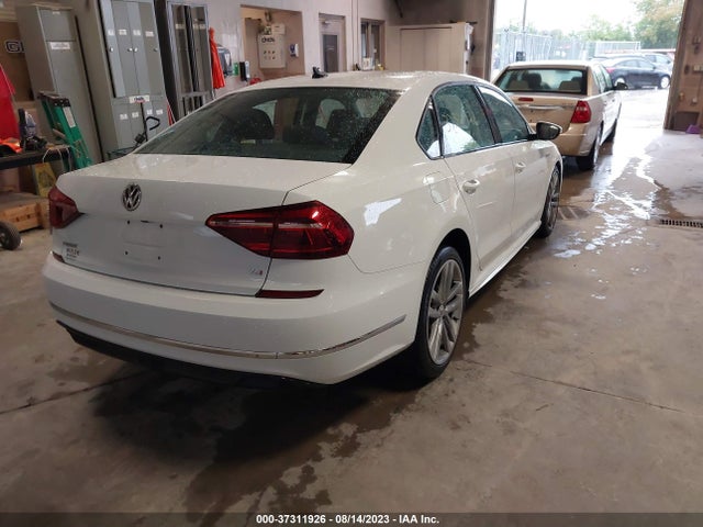 2018 VOLKSWAGEN PASSAT 2.0T S VIN: 1VWAA7A32JC015499