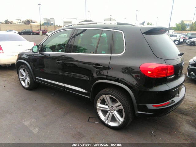 WVGAV7AX2FW056632 Volkswagen Tiguan R-line