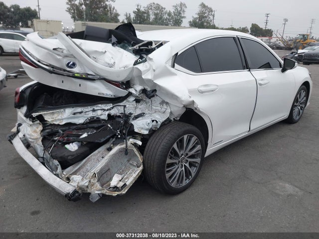 58ADA1C12MU012422 Lexus ES