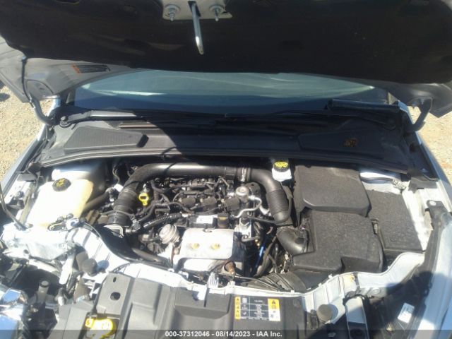 1FADP3FE0JL271552 Ford FOCUS SE