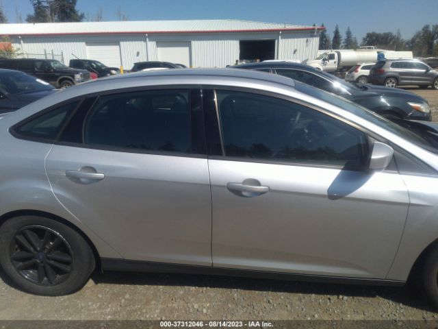 1FADP3FE0JL271552 Ford FOCUS SE