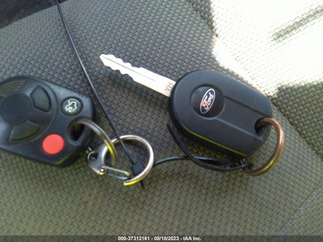 2009 FORD ESCAPE XLT VIN: 1FMCU03709KD01004
