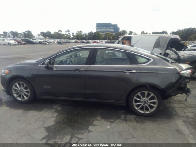 3FA6P0SU0HR258221 Ford Fusion Energi Titanium/platinum