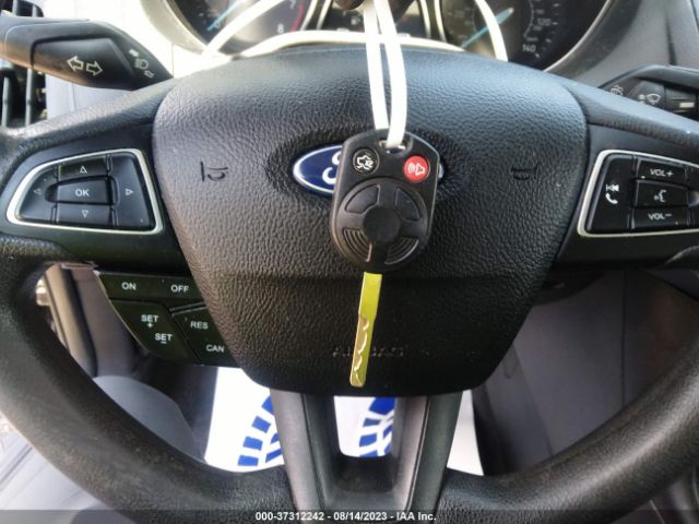 1FADP3F23JL284270 Ford FOCUS SE