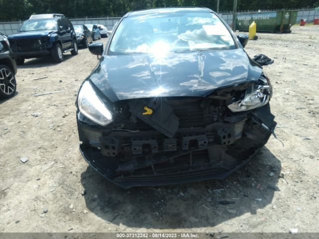 1FADP3F23JL284270 Ford FOCUS SE