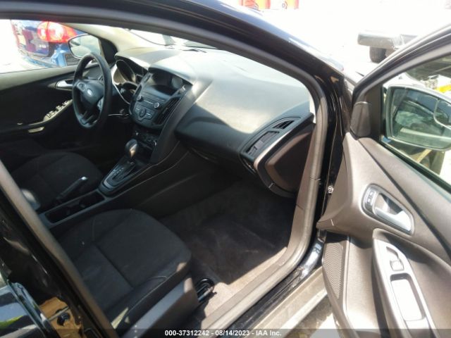 1FADP3F23JL284270 Ford FOCUS SE