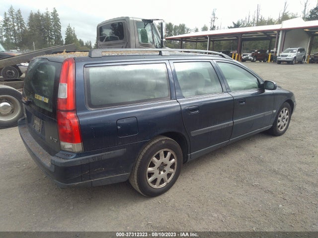 2001 VOLVO V70 VIN: YV1SW61R611137263