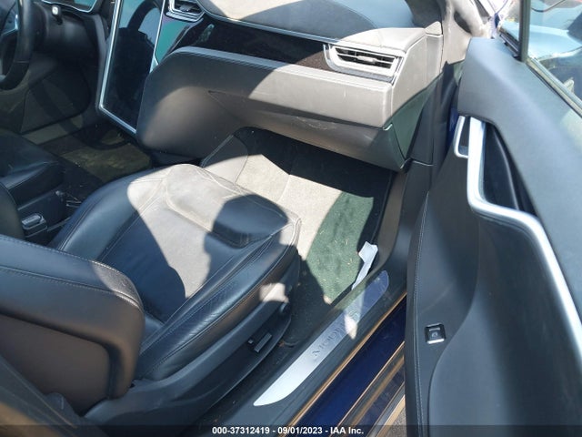5YJSA1H20FF093274 Tesla Model S 85d