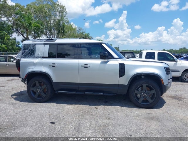 2022 Land Rover Defender, VIN: SALEP7RU9N2090527