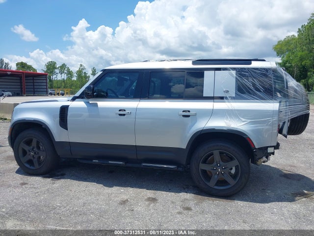 2022 Land Rover Defender, VIN: SALEP7RU9N2090527