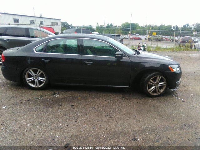 1VWBT7A31EC098637 Volkswagen Passat Se W/sunroof