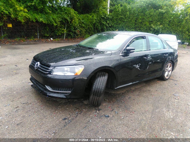 1VWBT7A31EC098637 Volkswagen Passat Se W/sunroof