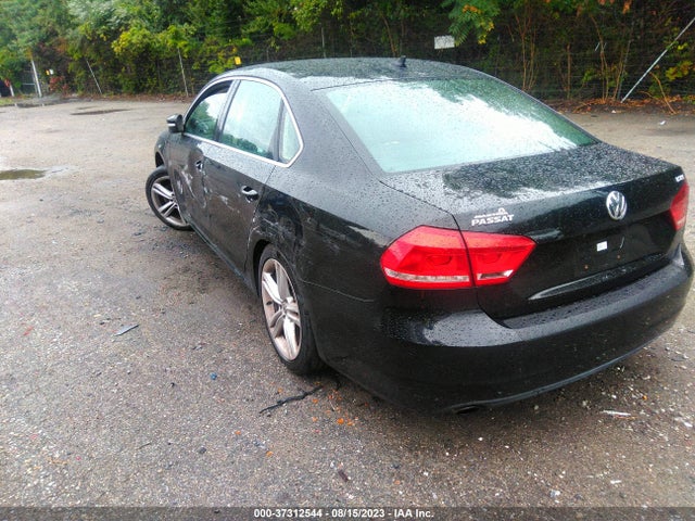 1VWBT7A31EC098637 Volkswagen Passat Se W/sunroof