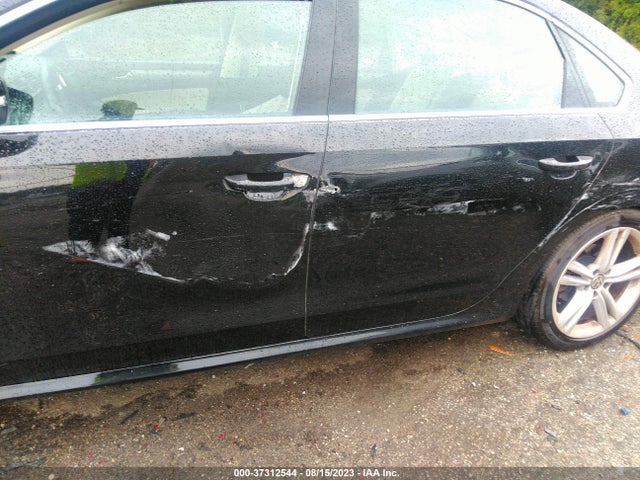 1VWBT7A31EC098637 Volkswagen Passat Se W/sunroof