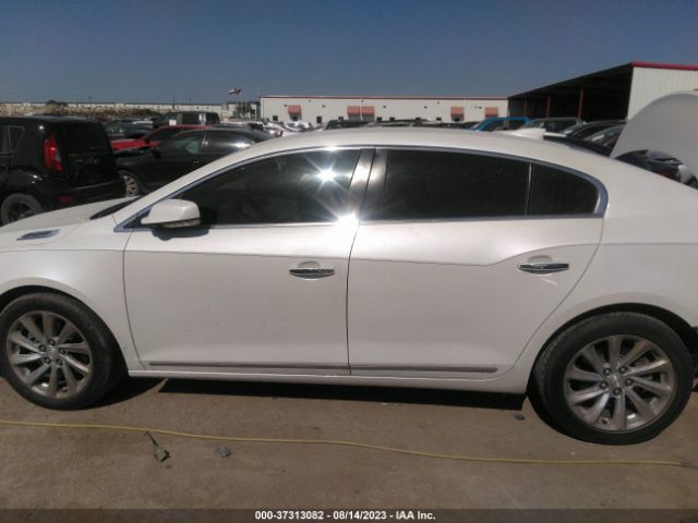 1G4GB5G35GF188958 Buick Lacrosse Leather