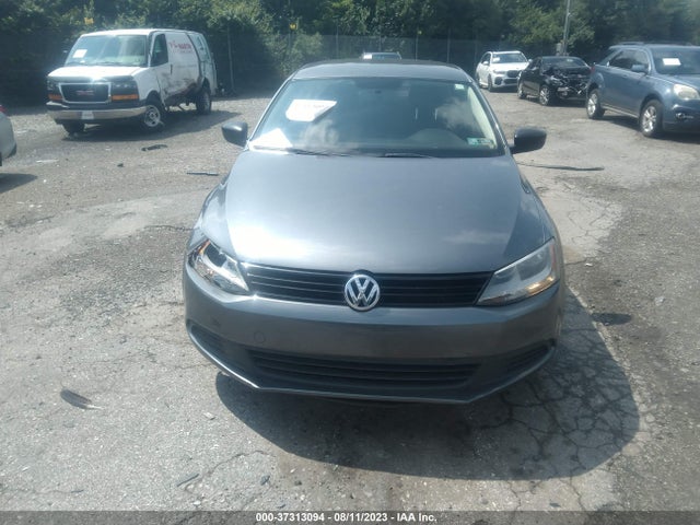 3VW2K7AJXEM309303 Volkswagen Jetta Sedan S