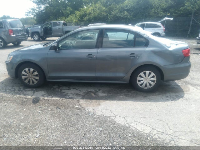 3VW2K7AJXEM309303 Volkswagen Jetta Sedan S