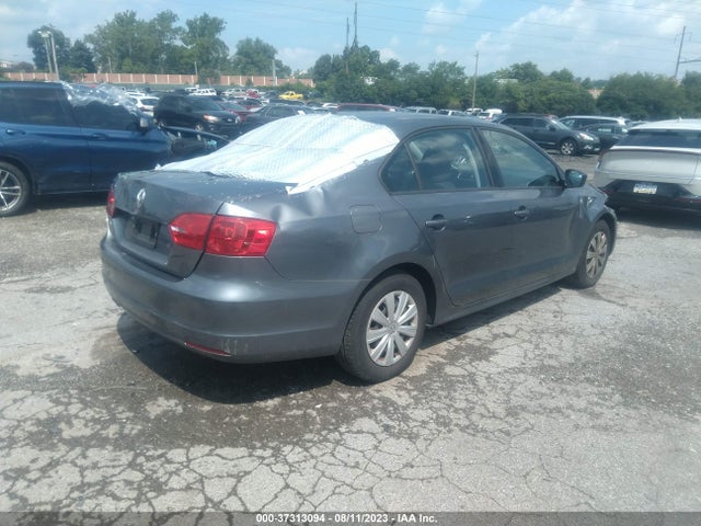 3VW2K7AJXEM309303 Volkswagen Jetta Sedan S