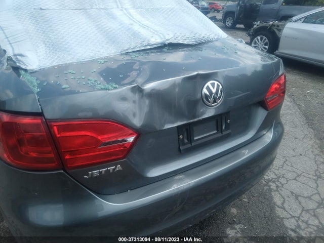 3VW2K7AJXEM309303 Volkswagen Jetta Sedan S