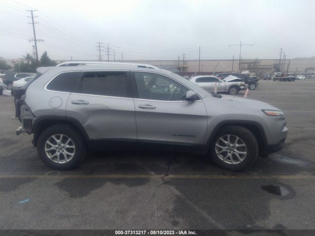 1C4PJLCB2GW275256 Jeep Cherokee Latitude