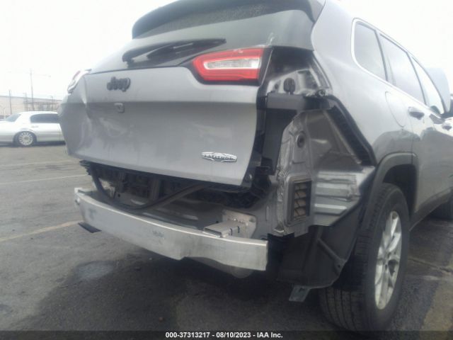 1C4PJLCB2GW275256 Jeep Cherokee Latitude