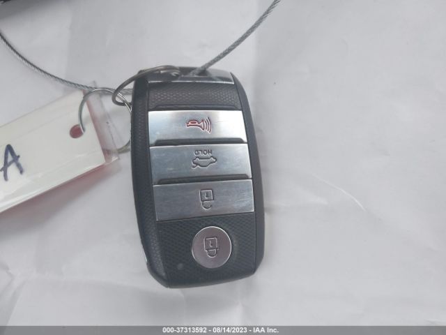 5XXGT4L36KG285646 KIA Optima S