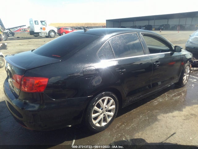 3VWD17AJ6EM382843 Volkswagen Jetta Sedan Se