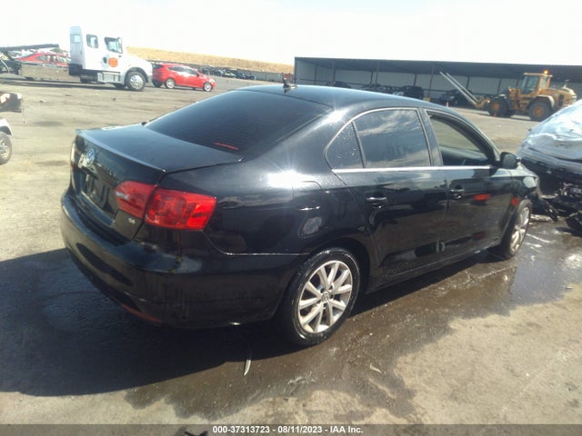 3VWD17AJ6EM382843 Volkswagen Jetta Sedan Se