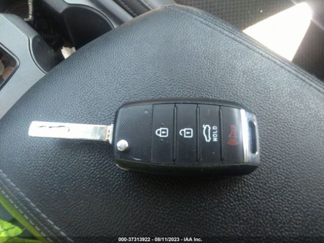 5XXGT4L39JG217744 KIA Optima S