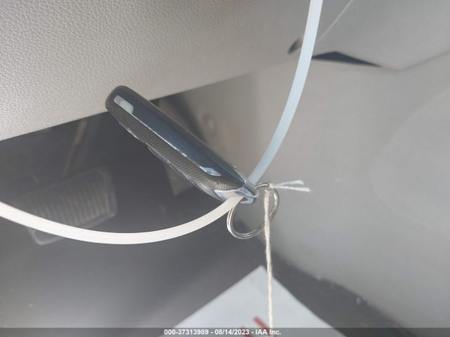 KNDMB5C17H6238711 KIA SEDONA LX