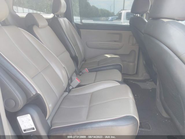 KNDMB5C17H6238711 KIA SEDONA LX
