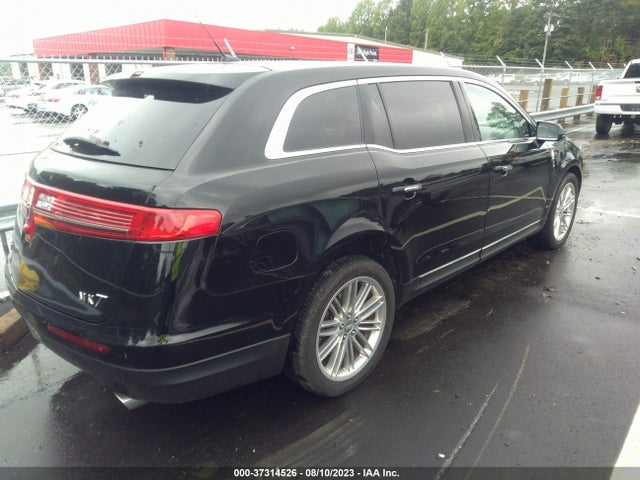 2018 Lincoln MKT, VIN: 2LMHJ5AT1JBL01690