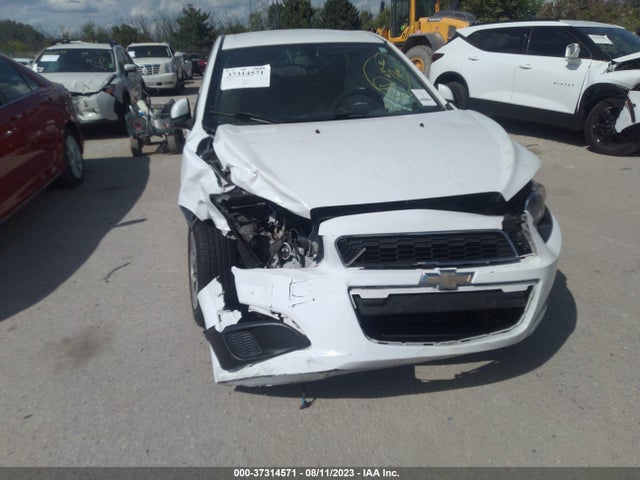 Chevrolet SONIC LS 2016 1G1JA6SH5G4105717 Image 6