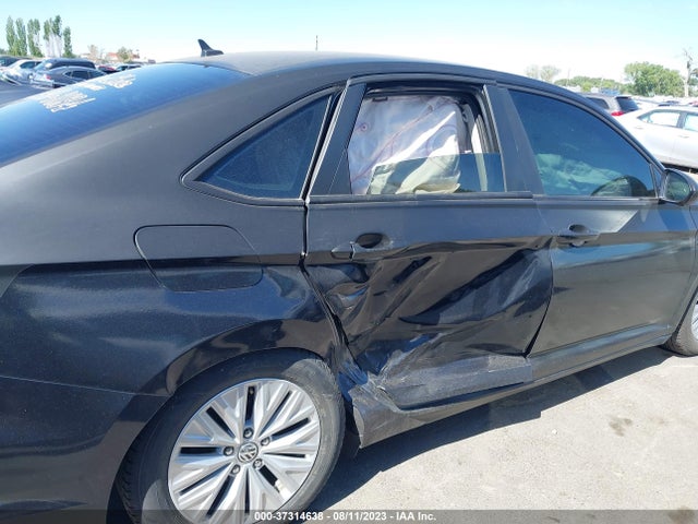 3VWN57BU8KM061030 Volkswagen JETTA S
