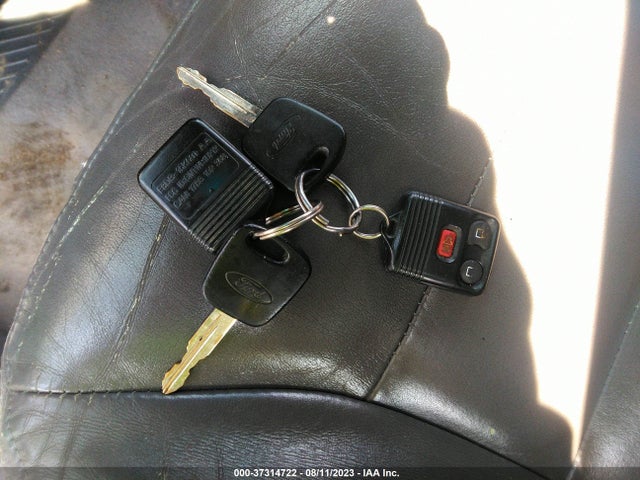 2002 FORD ESCAPE XLT VIN: 1FMCU04172KA17529