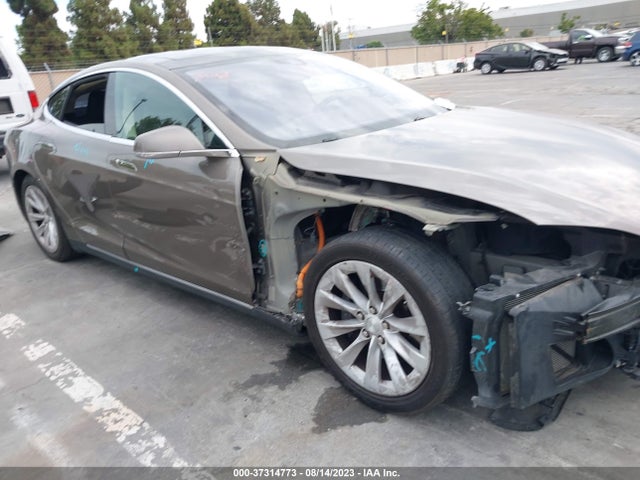 Tesla Model S 90d/70d/75d/60d/85d 2016 5YJSA1E25GF133418 Image 14