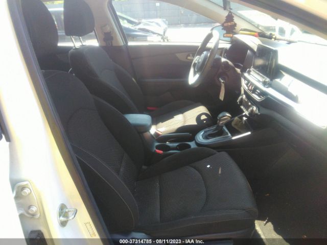 3KPF24AD7KE087063 KIA Forte Lxs