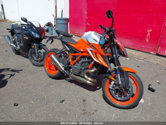 2022 KTM 1290 VBKV3940XNM956726