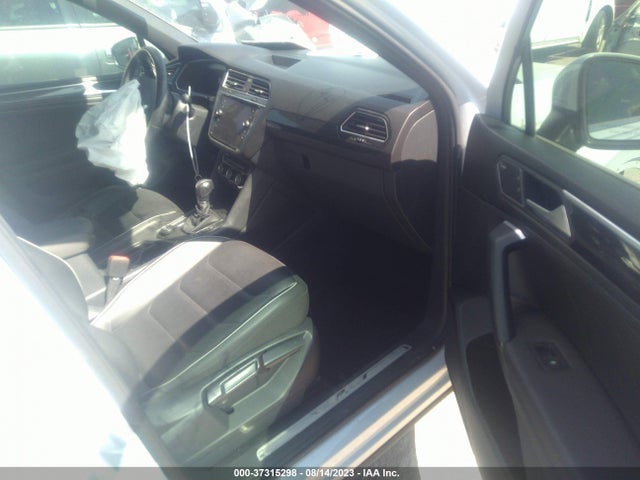 3VV4B7AX2KM018548 Volkswagen Tiguan Sel Premium