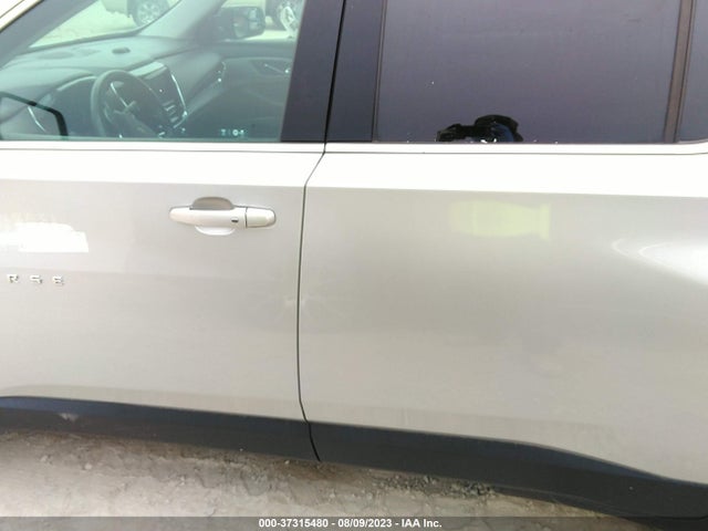 Chevrolet Traverse Ls 2018 1GNERFKWXJJ122660 Image 14
