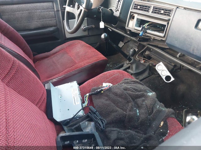 1993 CHEVROLET S TRUCK S10 VIN: 1GCCT14Z6P8130461