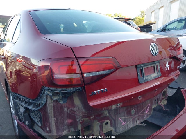 3VW2B7AJ8JM227628 Volkswagen Jetta 1.4t S