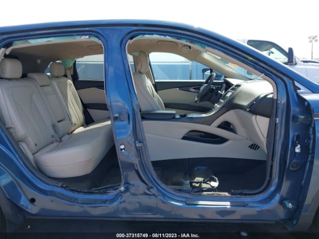 2LMPJ6K93KBL24829 Lincoln Nautilus Select