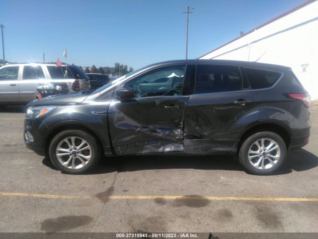 1FMCU9GD3HUC81063 Ford ESCAPE SE