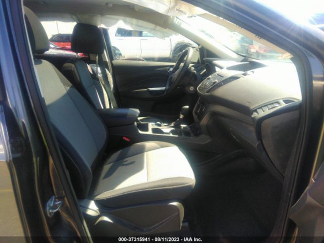 1FMCU9GD3HUC81063 Ford ESCAPE SE