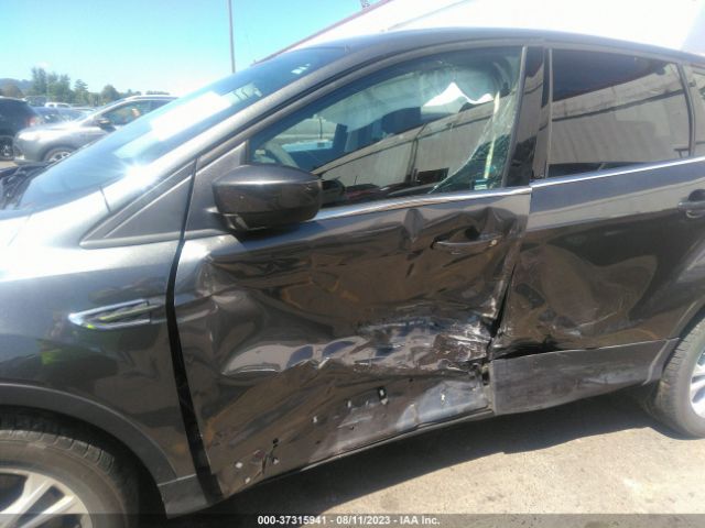 1FMCU9GD3HUC81063 Ford ESCAPE SE