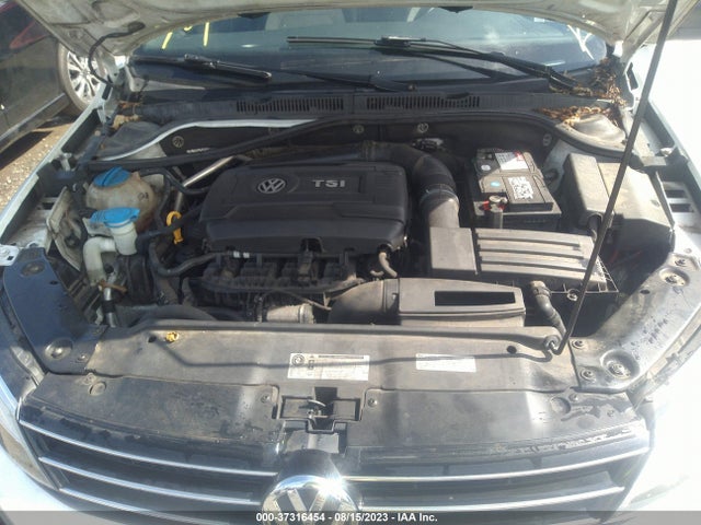 3VWD17AJ2GM367548 Volkswagen Jetta Sedan 1.8t Sport
